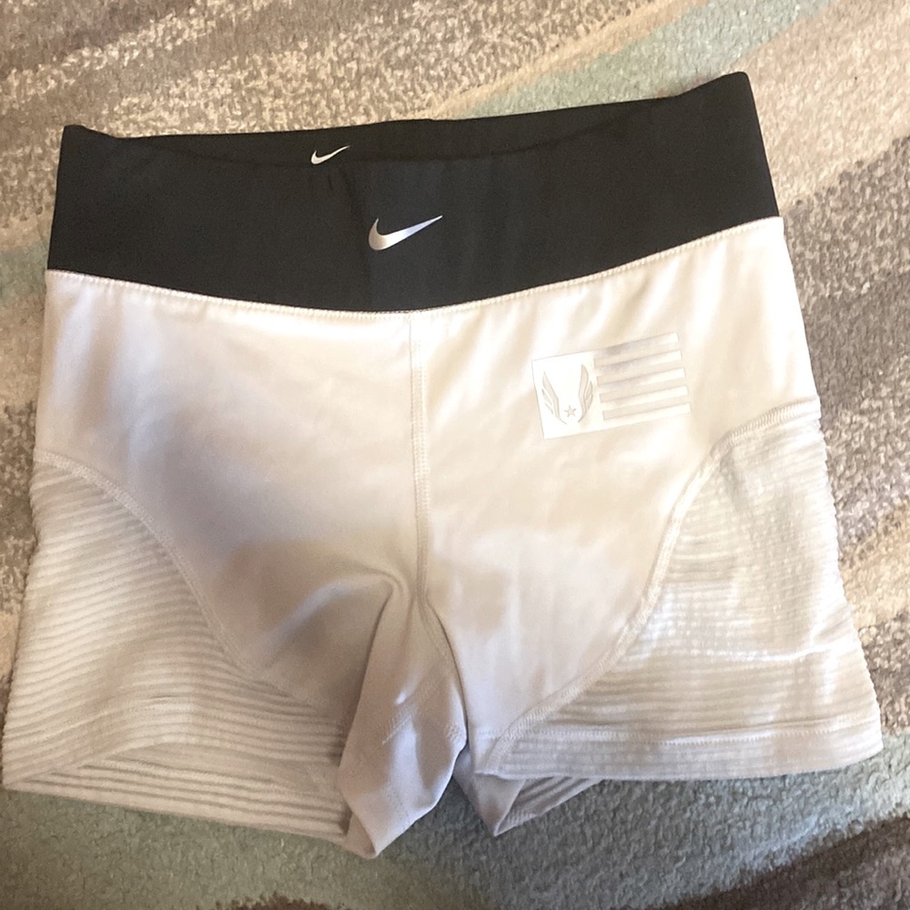 Nike spandex athletic shorts off-white size medium